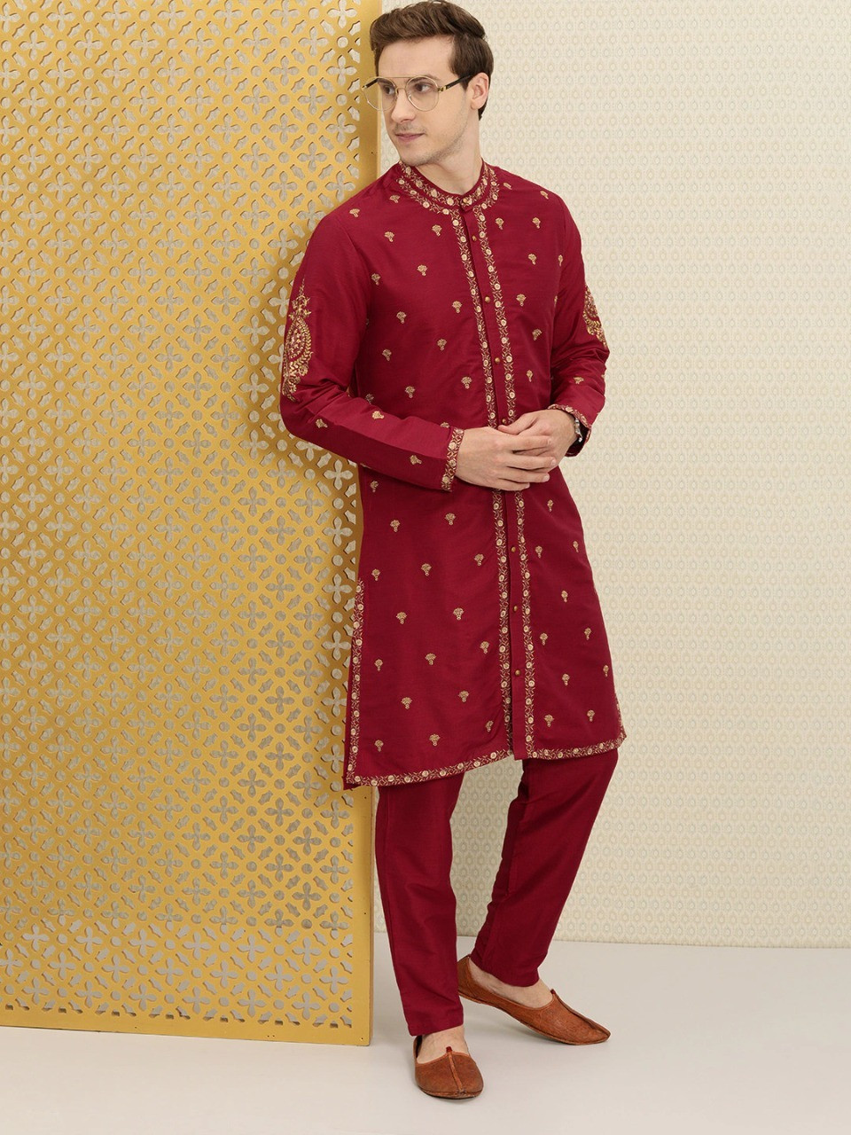 Men Maroon Floral Embroidered Kurta with Trousers